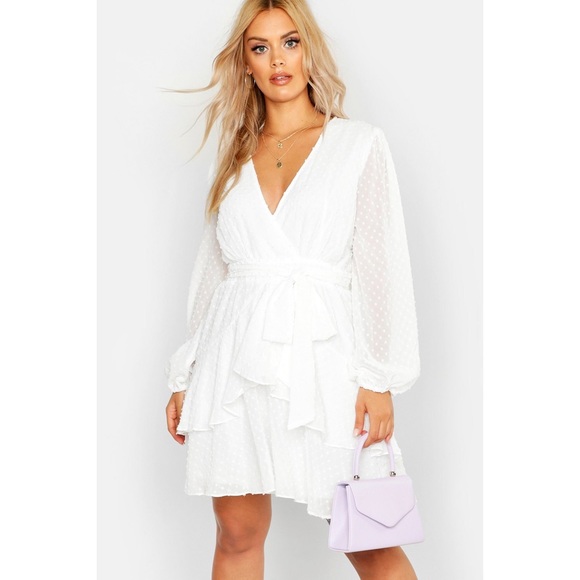 Boohoo Dresses & Skirts - NWT White dress